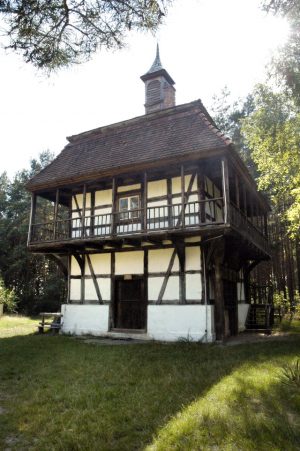 Ochla (odległość od zamku: 53km)